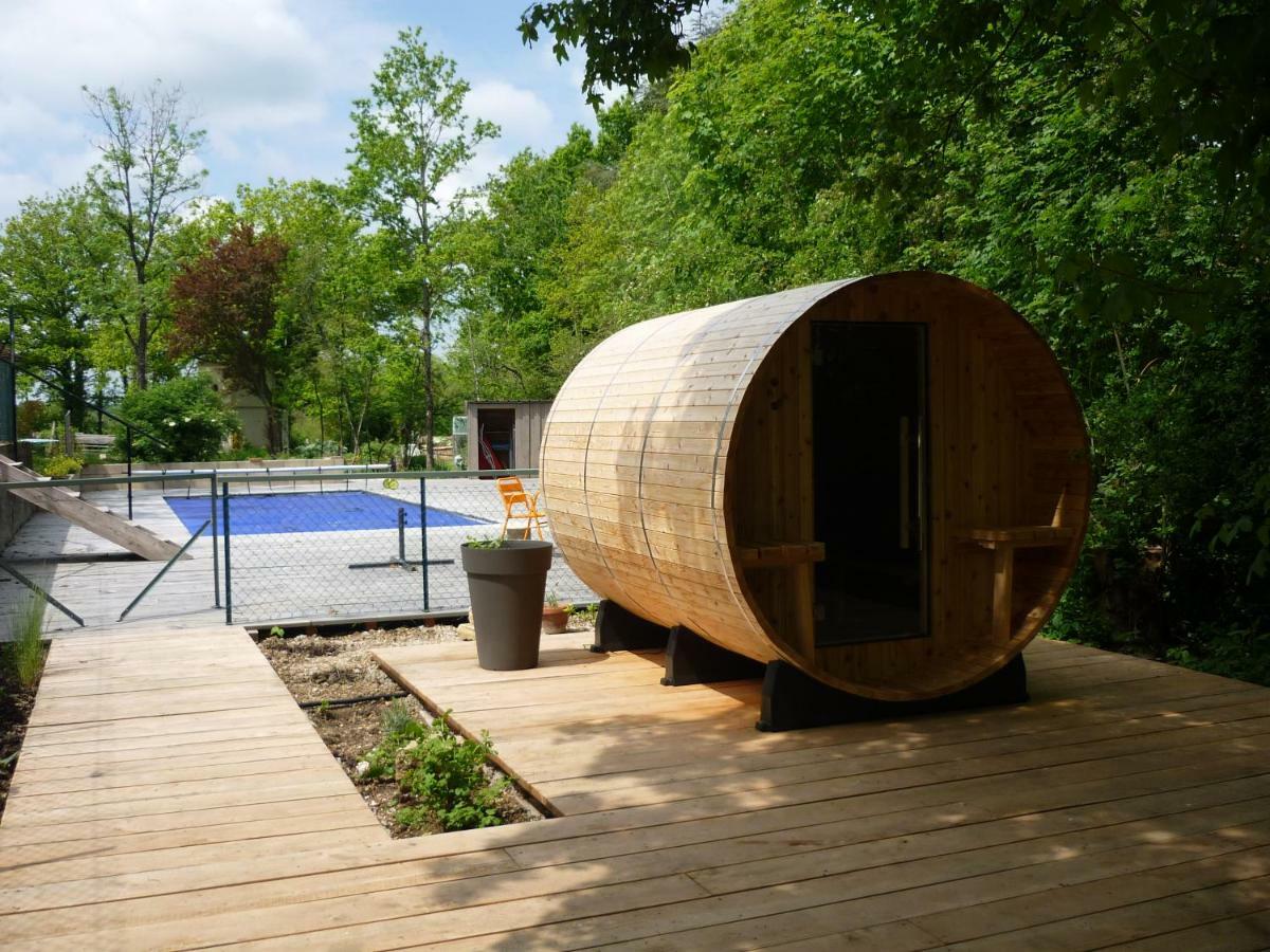Hexagonal Tower For 2 With Shared Pool Villa Semur-en-Auxois Exterior photo